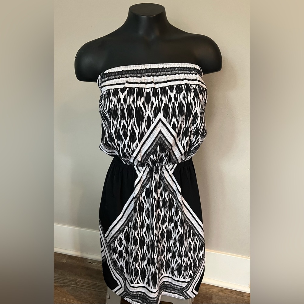 Black and White strapless dress